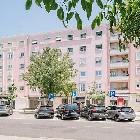 Lansac - 3 Bedrooms And Office In Arroios Lisboa