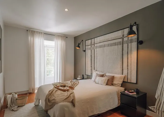 Lansac - 3 Bedrooms And Office In Arroios Lisboa